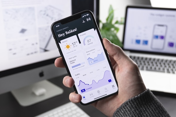 اپلیکیشن موبایل